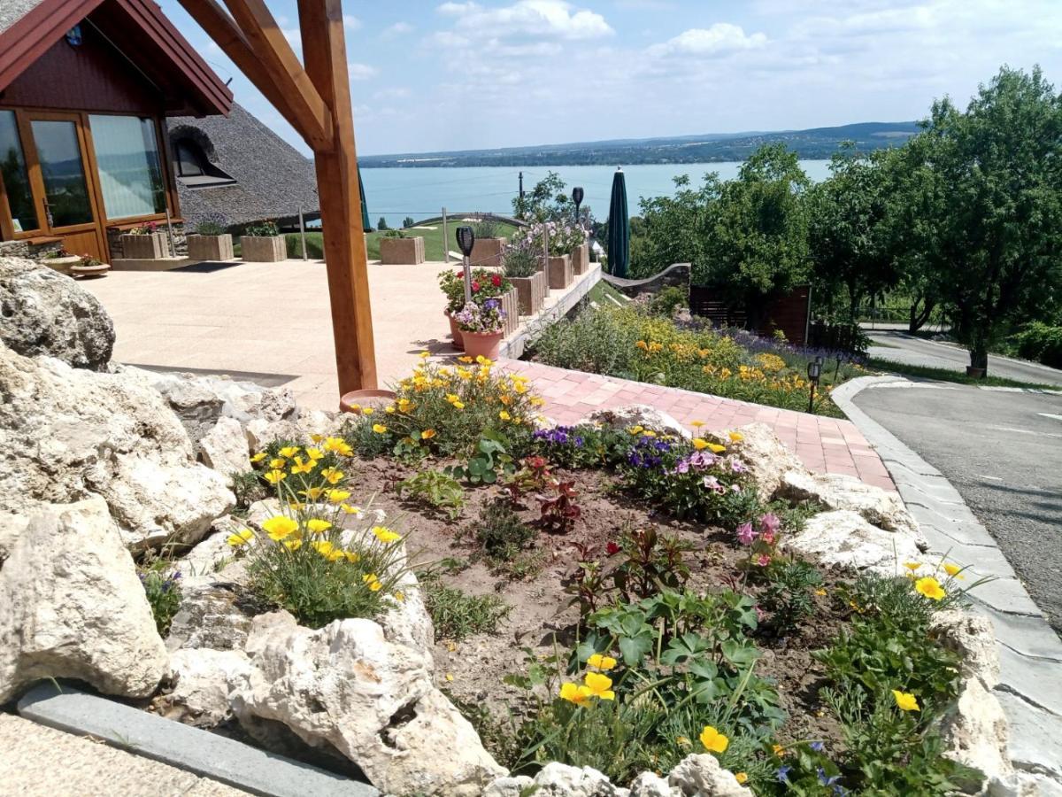 Ferenc Vendeghaz Hotel Tihany Buitenkant foto
